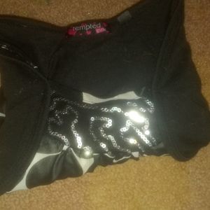 A little girls size 6 shirt